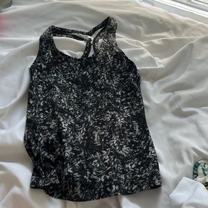 Lululemon Short nulu tank!